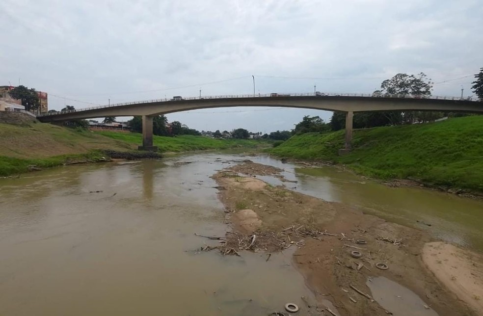Rio Acre baixou 14 centímetros em 24 horas, e marcou 1,77 metro nesta segunda-feira (13) — Foto: William Duarte/Arquivo pessoal