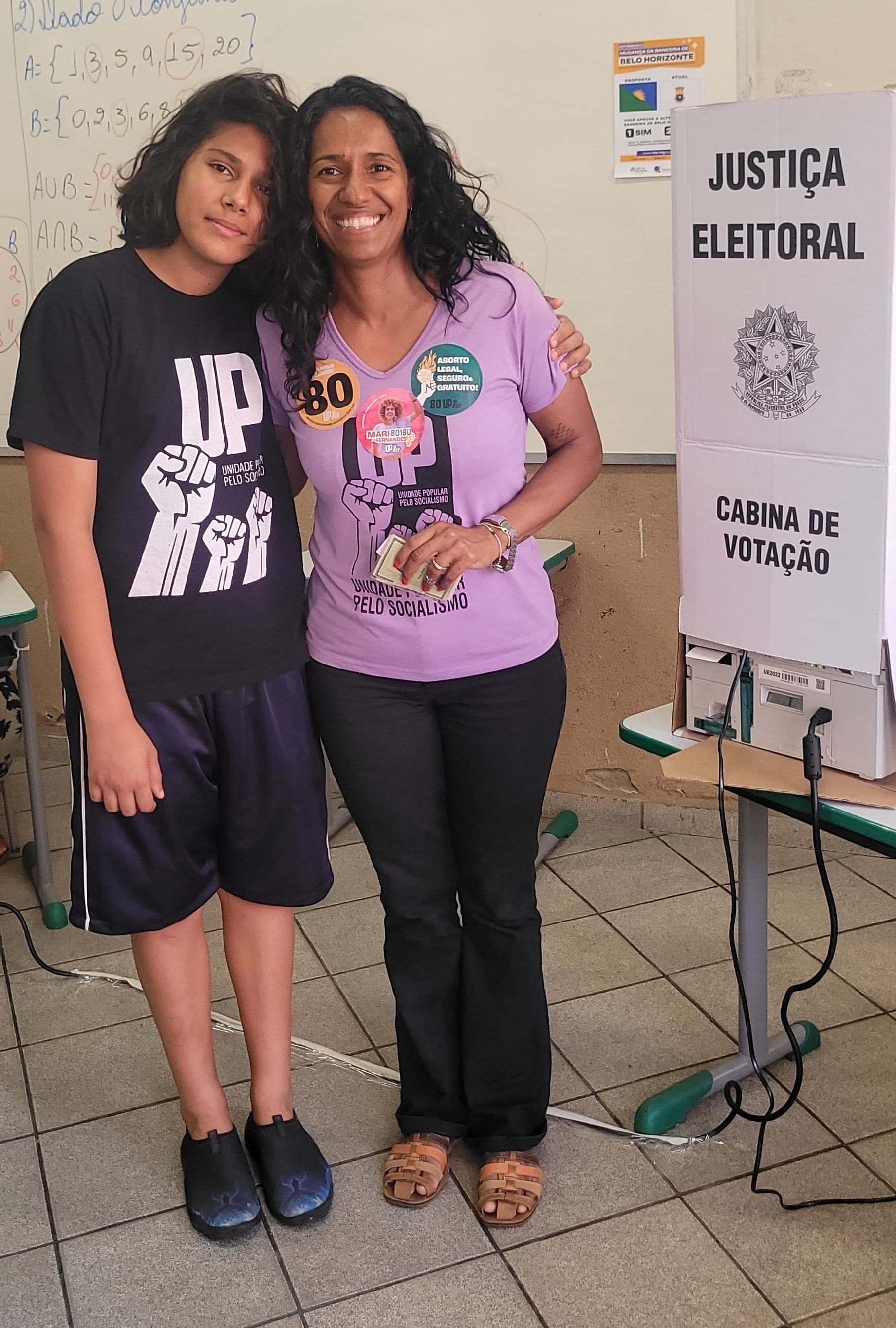 Indira Xavier (UP), candidata à prefeitura, vota em Belo Horizonte