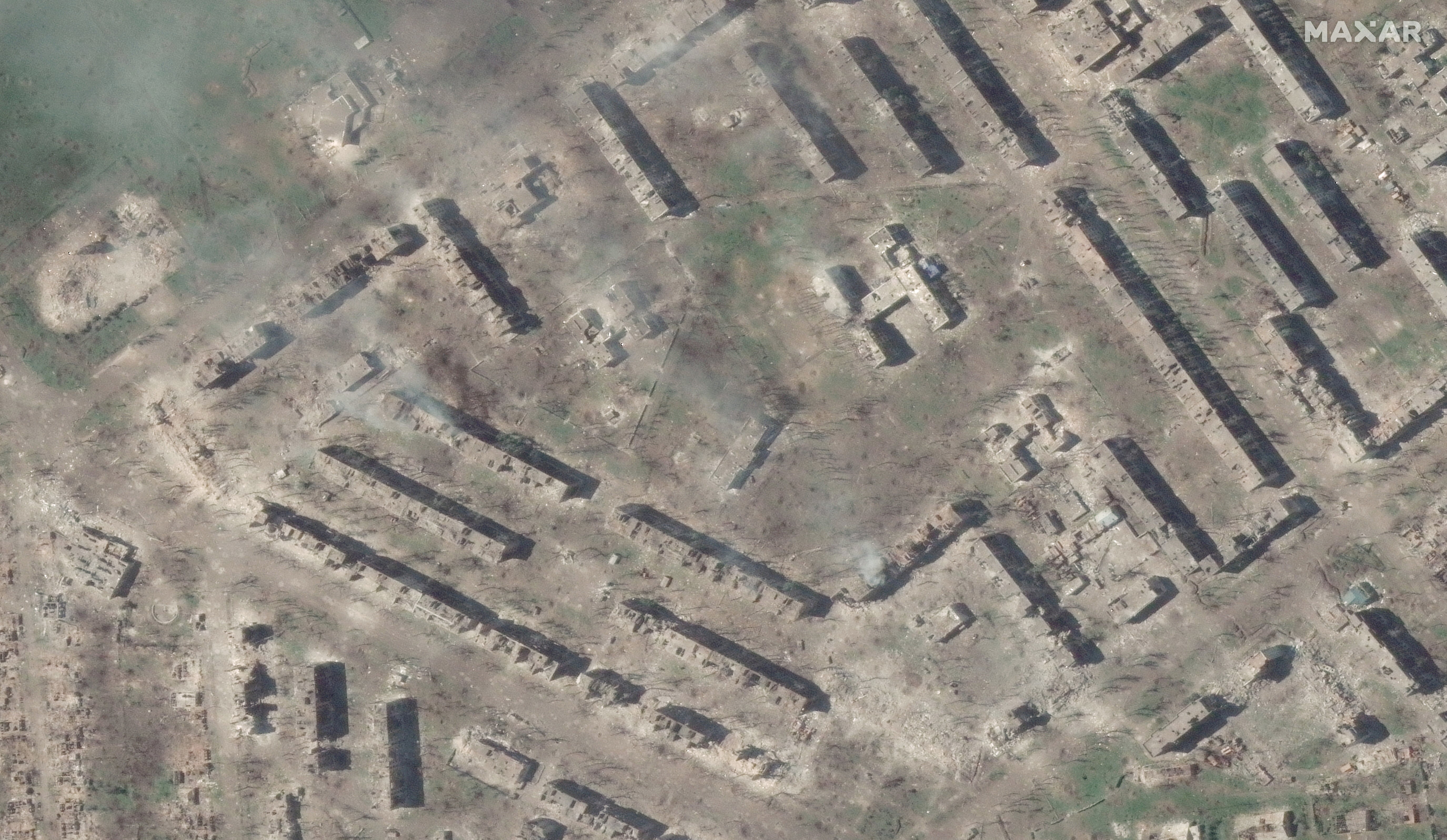 Cidades destruídas e cemitérios mais cheios: veja imagens do antes e o depois de Ucrânia e Rússia