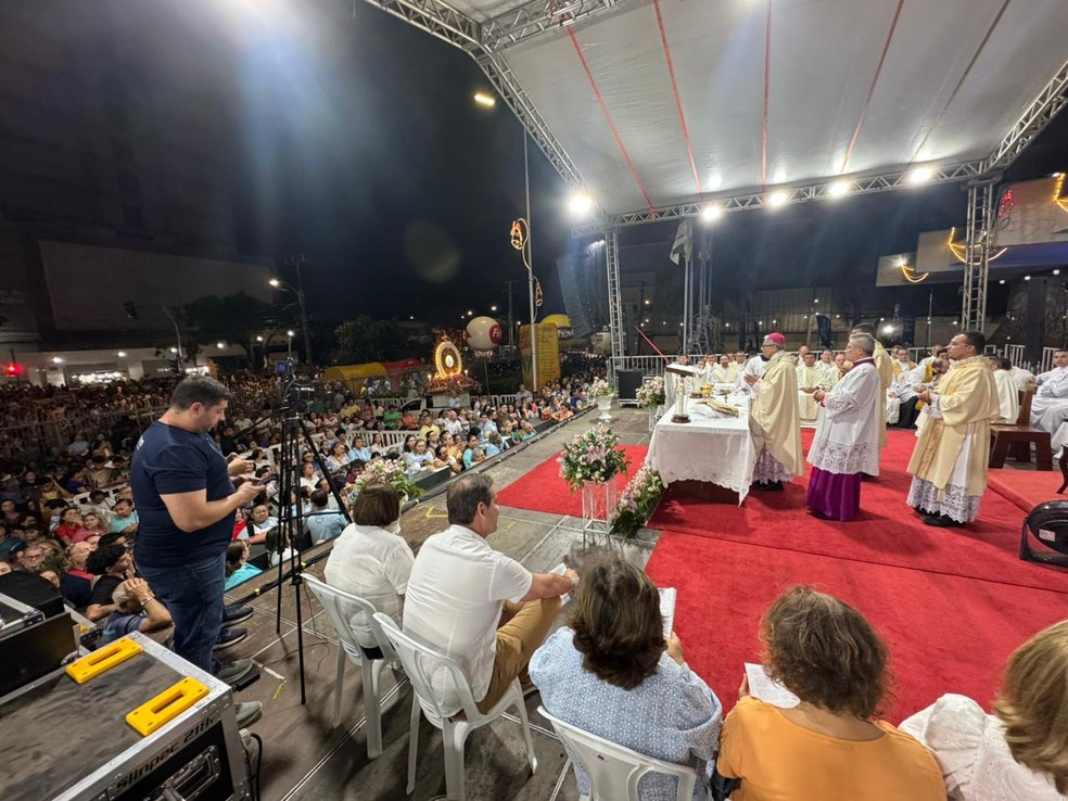 Missa teve lotação na Catedral de Natal — Foto: Sérgio Henrique Santos/Inter TV Cabugi