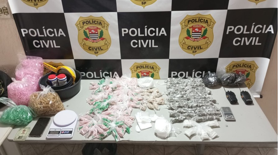 Dois homens são presos com quase 2,5 mil porções de droga em Guaratinguetá, SP