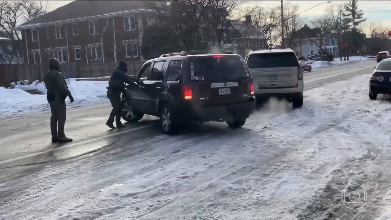 Vídeo do momento em que ativista é morta contesta versão do governo Trump de que polícia da imigração agiu em legítima defesa