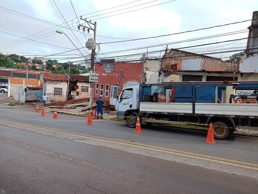 Trabalho tem previsão de ser concluído até o final desta quarta-feira (12), em Cuiabá. — Foto: Divulgação