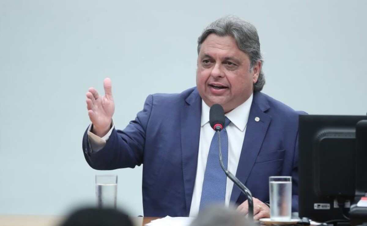 Deputado Júlio Arcoverde assume secretaria de Assuntos Institucionais de Teresina
