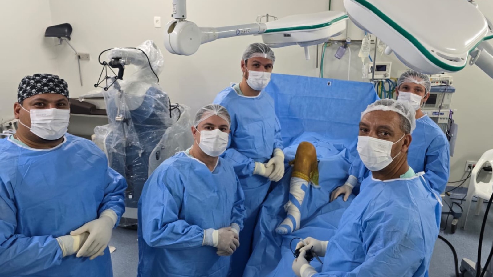 Santa Casa de Passos celebra 100ª cirurgia robótica ortopédica