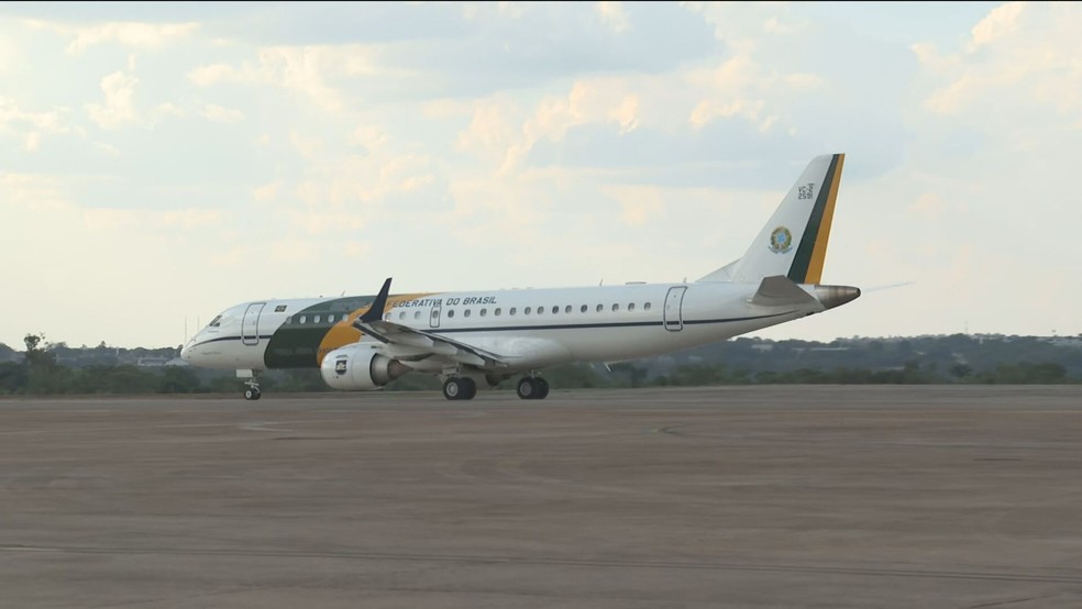 Avião presidencial decola de Brasília para buscar brasileiros que estão em Gaza — Foto: Reprodução/GloboNews