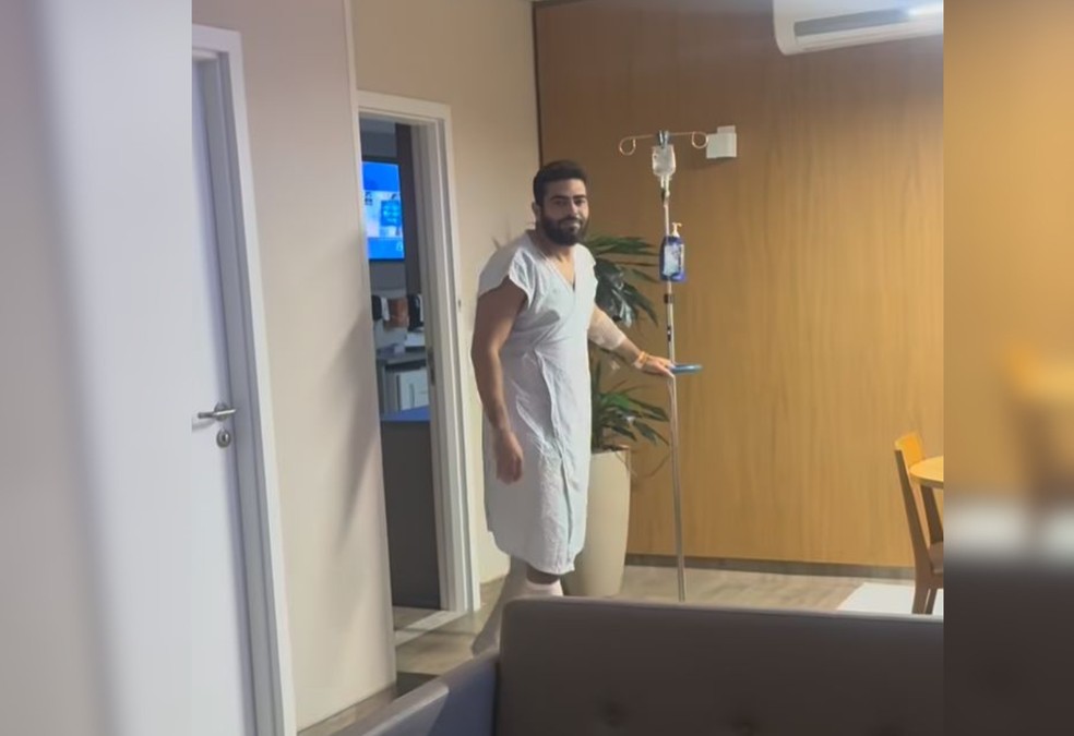 Henrique come&ccedil;ou a sentir dores intensas na regi&atilde;o inguinal direita no s&aacute;bado (27) &mdash; Foto: Reprodu&ccedil;&atilde;o/Instagram de Juliano