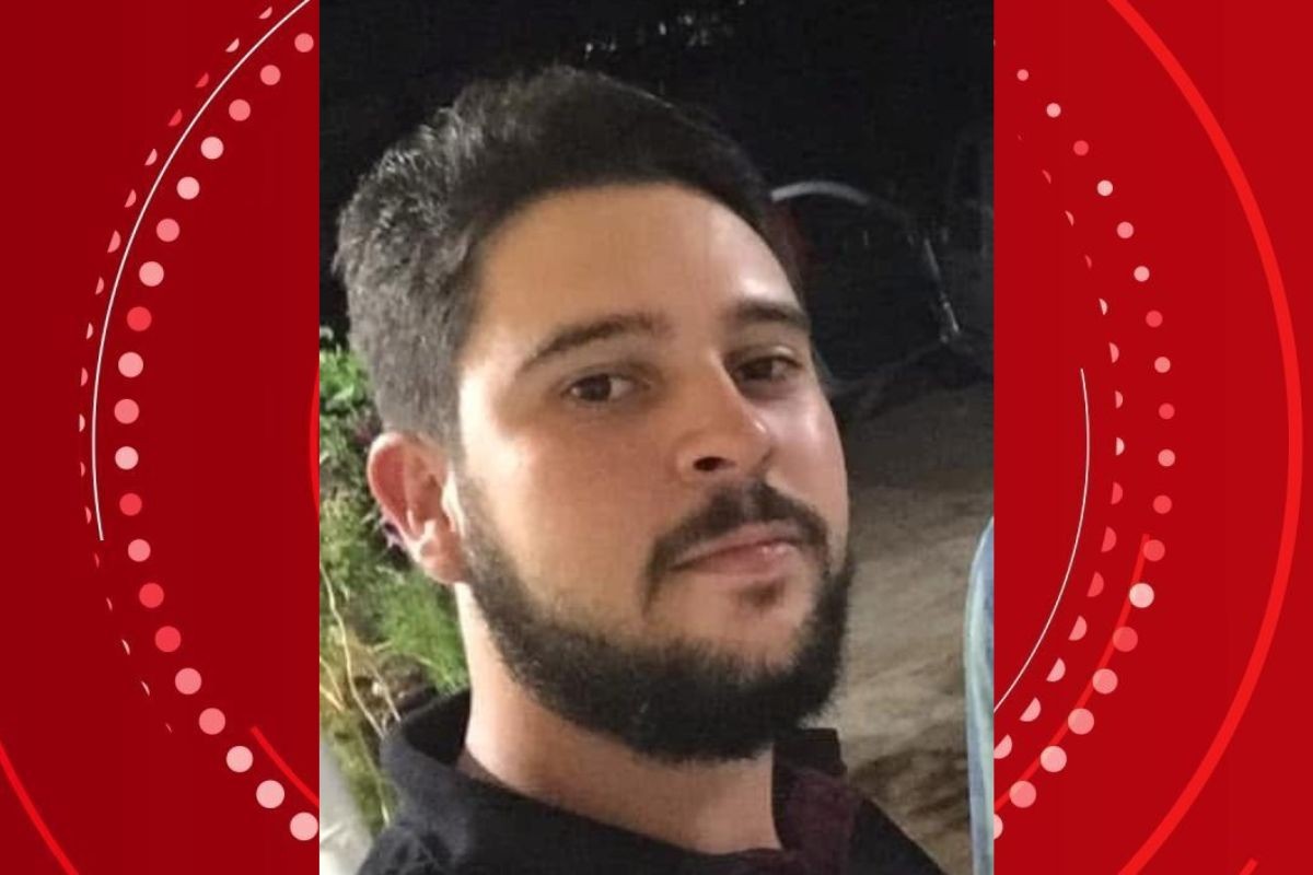Corpo de jovem que desapareceu no Rio Paranapanema depois de sair com barco para buscar amigos é encontrado, no Paraná