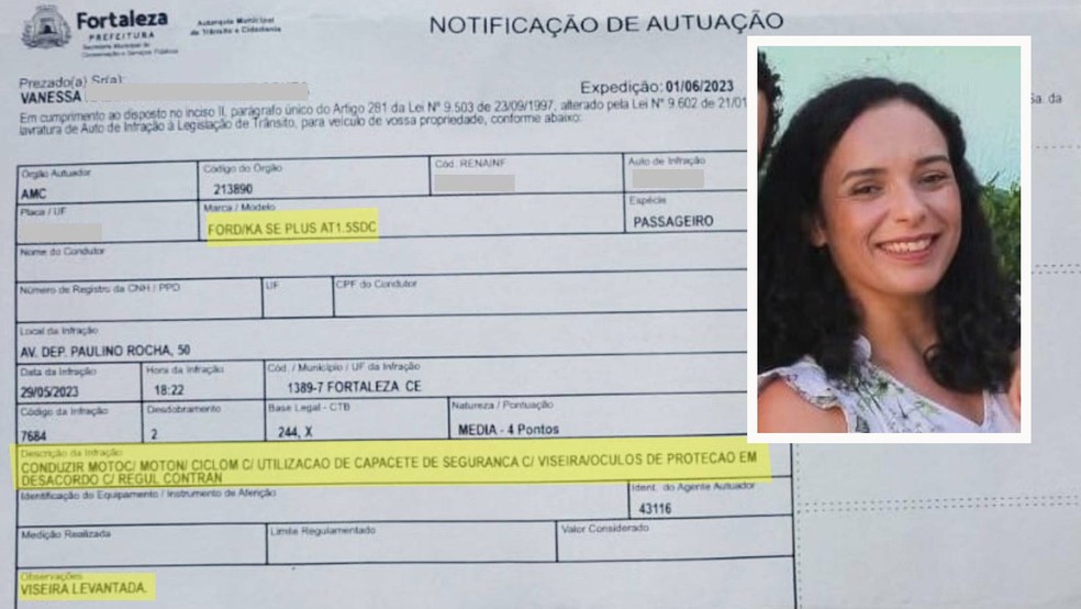 Dirigindo carro, mulher é multada em Fortaleza por conduzir sem viseira do capacete — Foto: Vanessa Rabelo/Arquivo pessoal