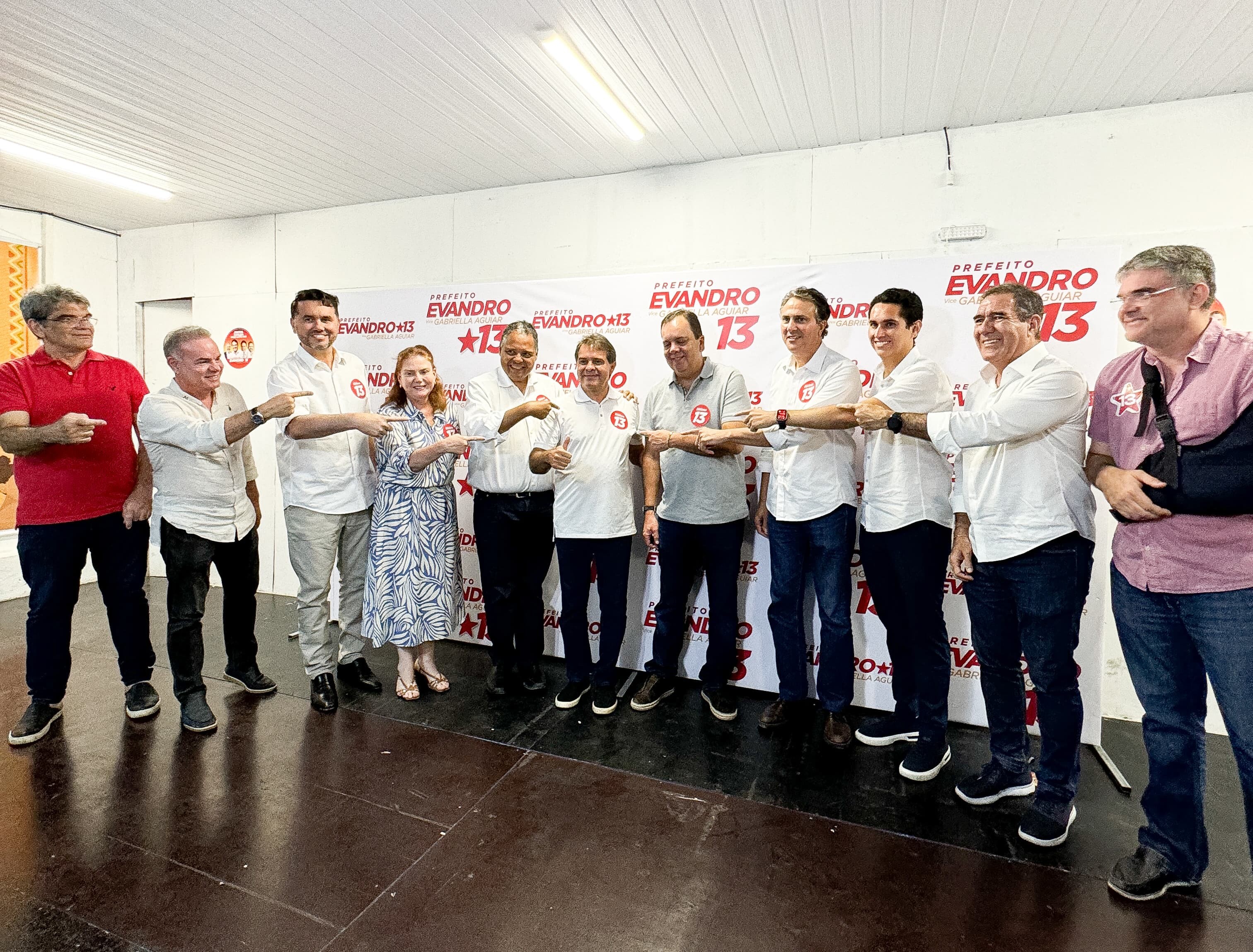 De olho no comando da Câmara, Elmar Nascimento e Antonio Brito participam juntos de ato do candidato do PT em Fortaleza