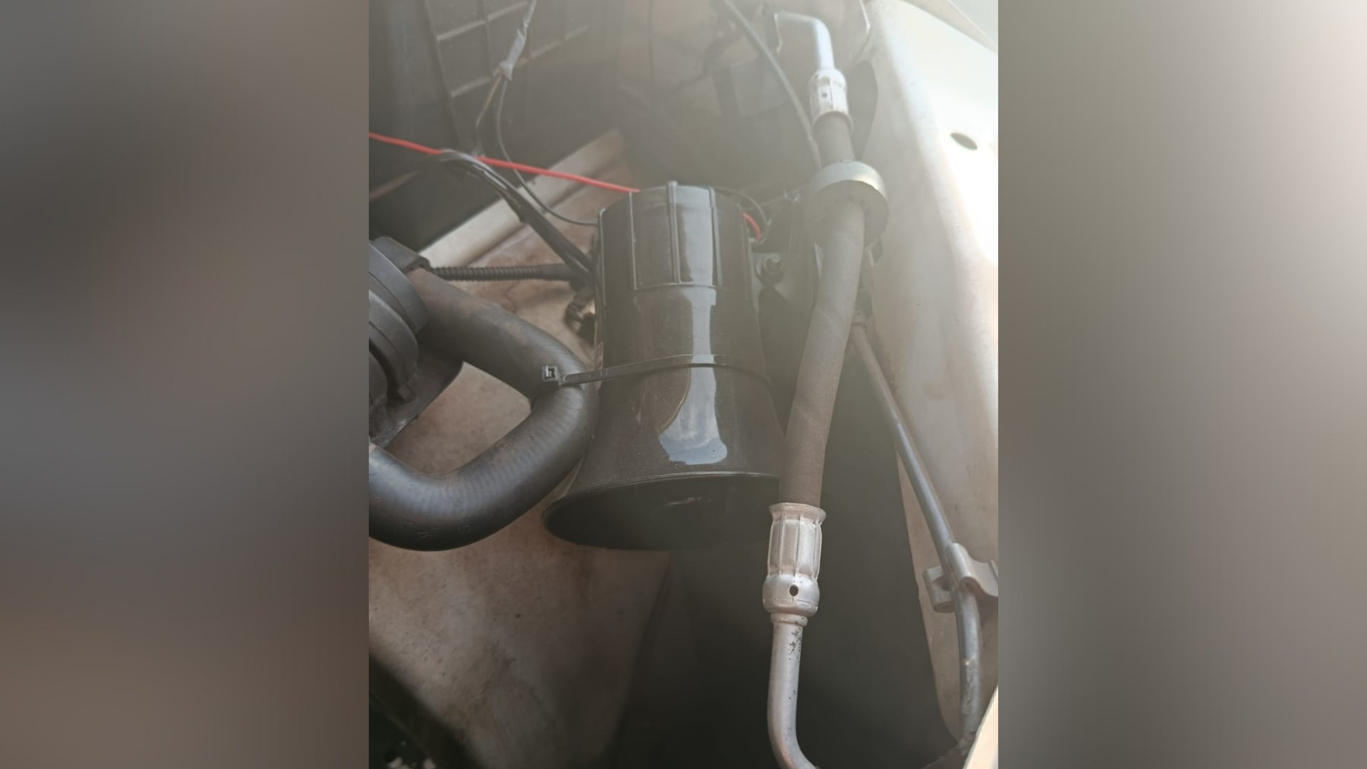 Empresário usa sirene para ‘furar’ trânsito em Uberlândia e tem caminhonete apreendida 