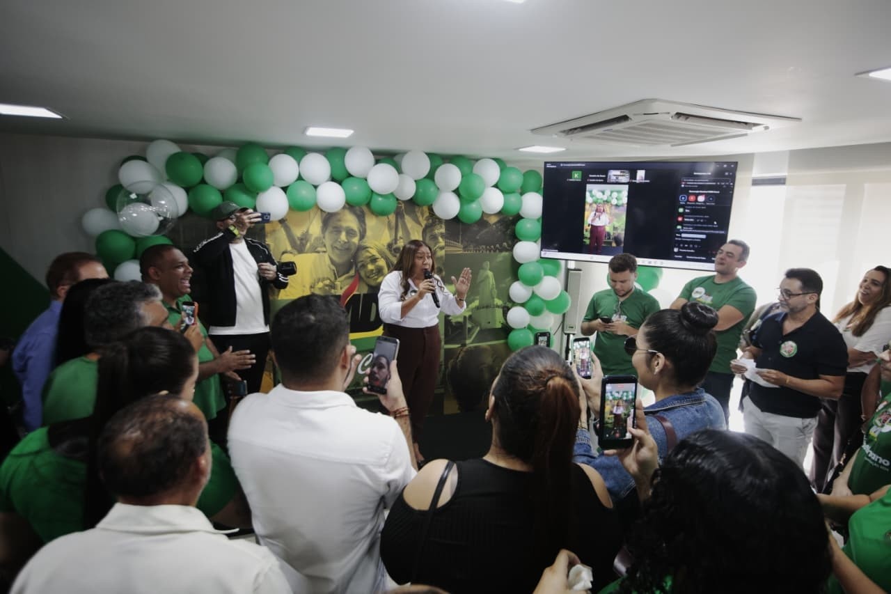 Eunício Oliveira desiste de candidatura ao Senado, e MDB confirma apoio a Elmano de Freitas ao governo do Ceará