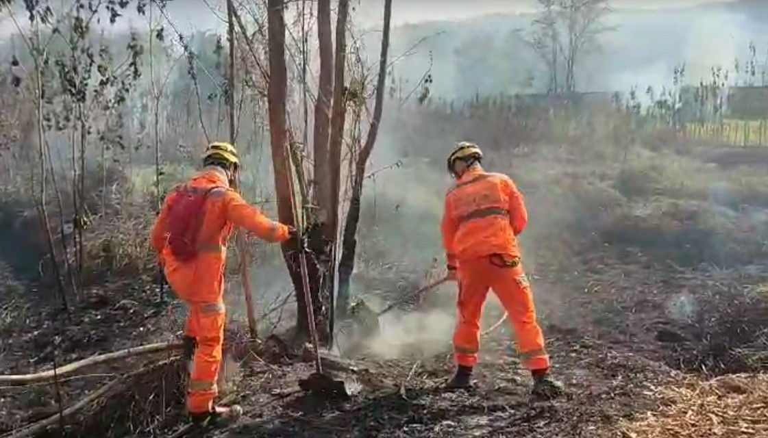 Combate a incêndio próximo ao Parque da Lapa Grande dura seis horas em Montes Claros