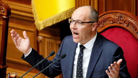 Ex-presidente do Parlamento ucraniano é morto a tiros em Lviv - Segundo o gabinete do procurador-geral do país, um atirador disparou várias vezes contra Parubiy, que morreu no local. Uma operação foi montada para encontrar o autor do crime.