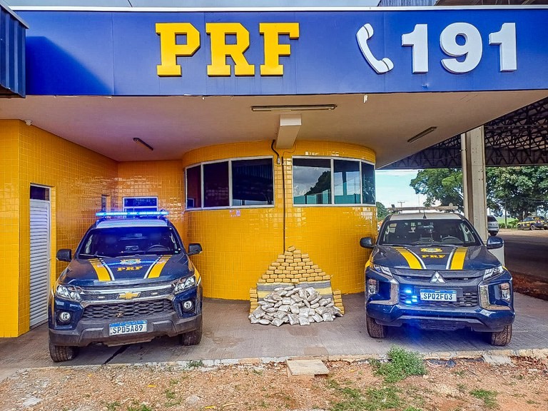 Dois motoristas são presos com mais de 200 kg de drogas na BR-070 em MT