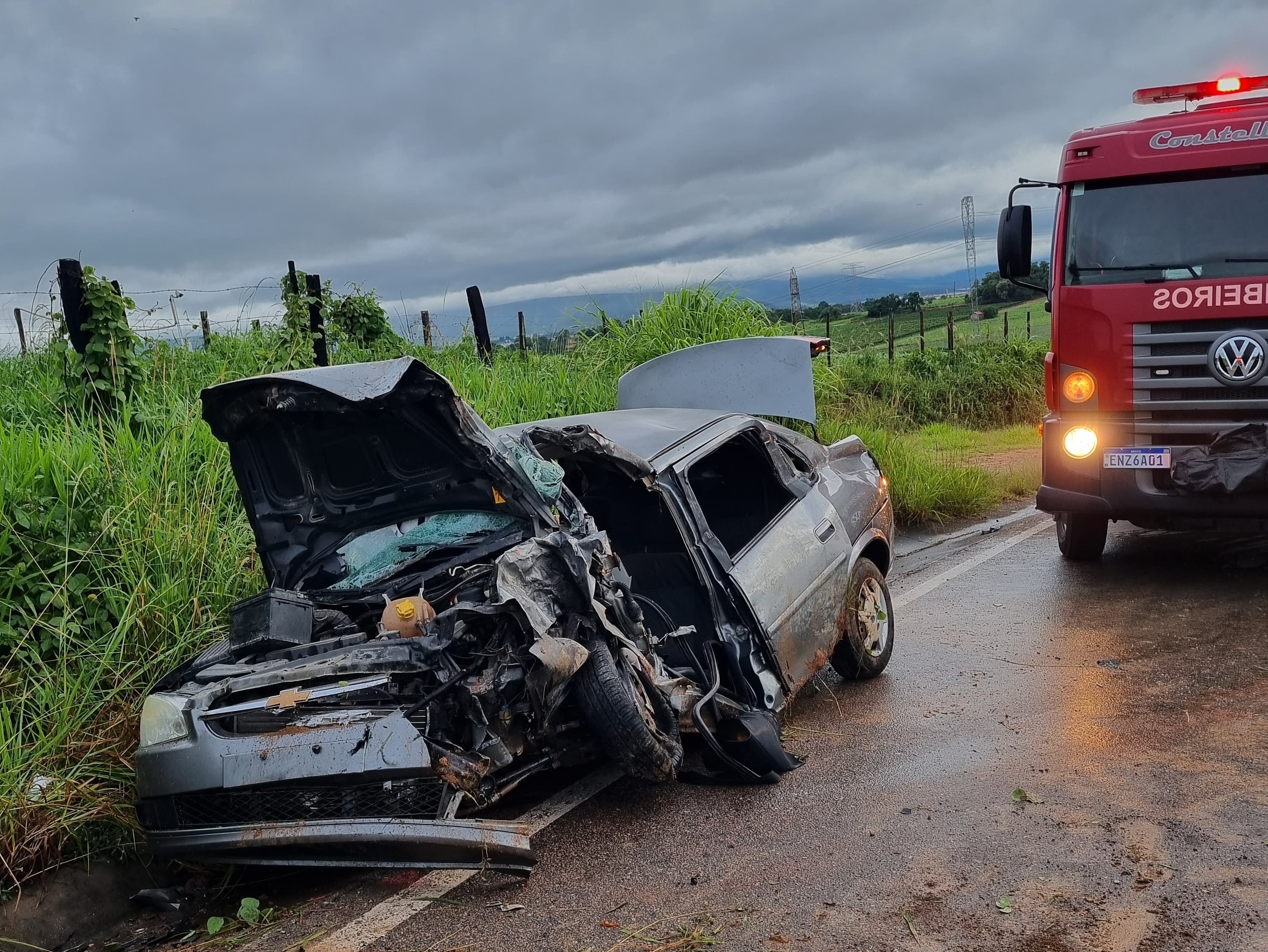 Mulher morre após ter carro atingido por caminhão em Itupeva 