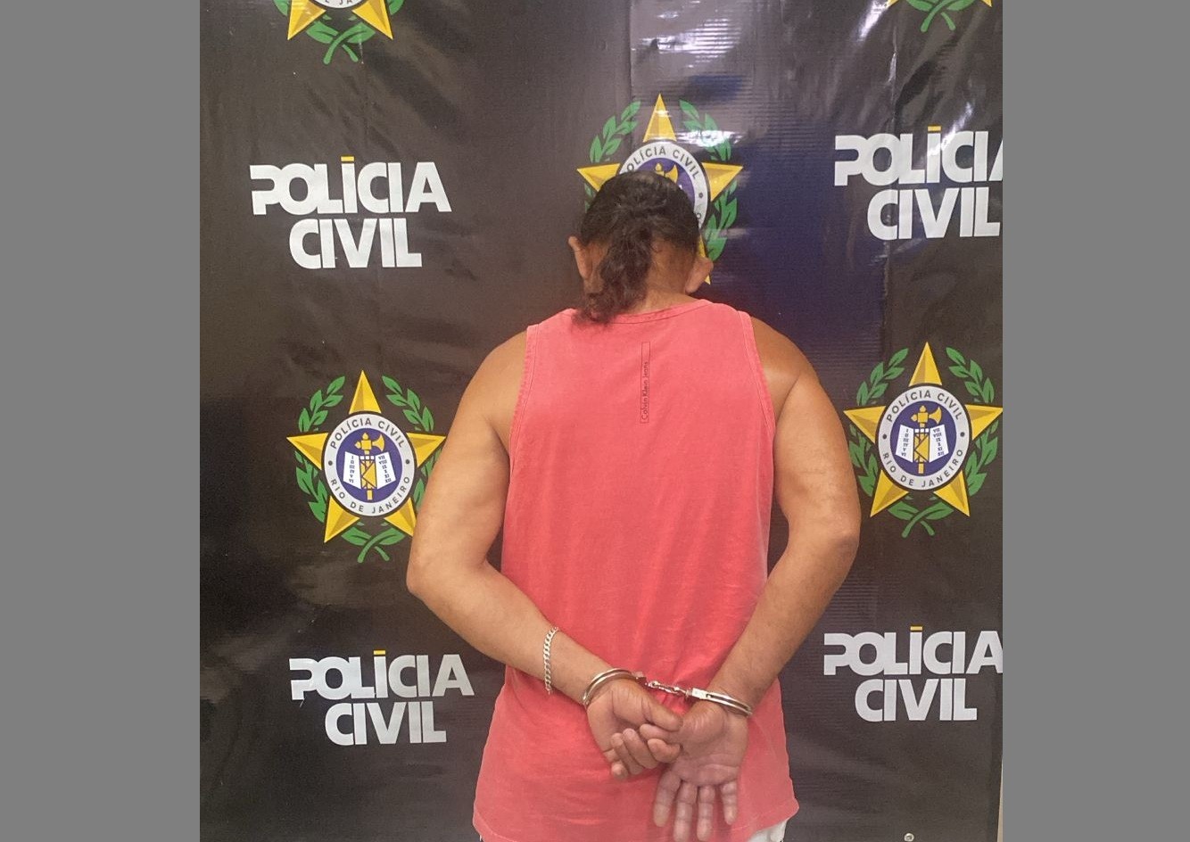 Padrasto acusado de estuprar criança por 4 anos no ES é preso no RJ em ação da PF e Polícia Civil