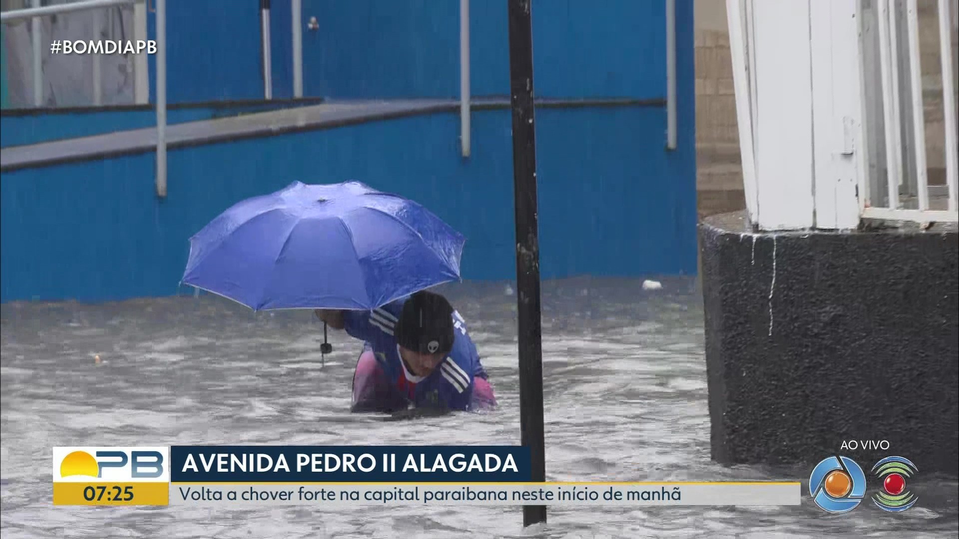 Chuvas intensas causam alagamentos em João Pessoa nesta sexta-feira (20)