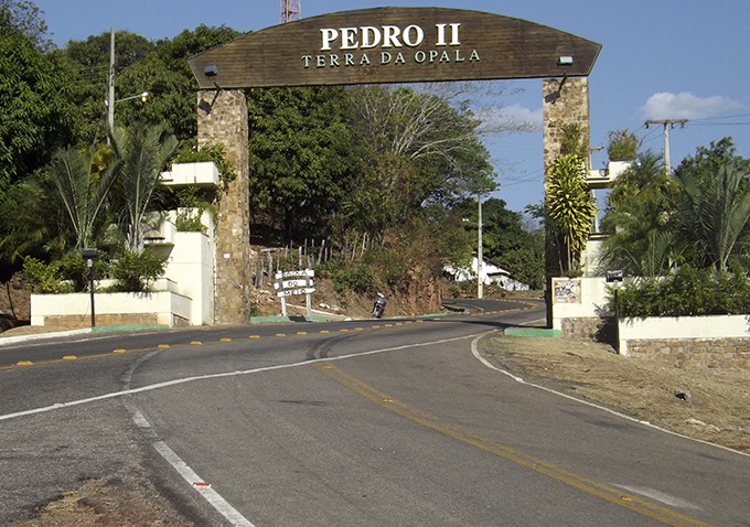 Jovem é morto a tiros enquanto dormia com esposa e filha no Piauí