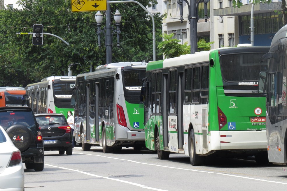 Ônibus do transporte público da cidade de São Paulo, em foto de abril de 2021 — Foto: Saulo Dias/PhotoPress/Estadão Conteúdo