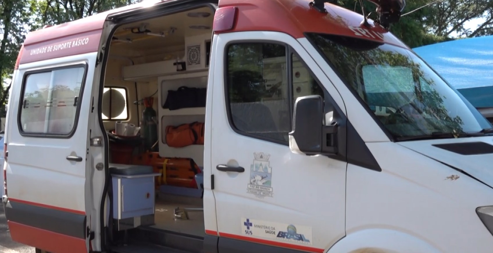 Ambulância do Samu estacionada em frente à de unidade de saúde é furtada no Paraná 