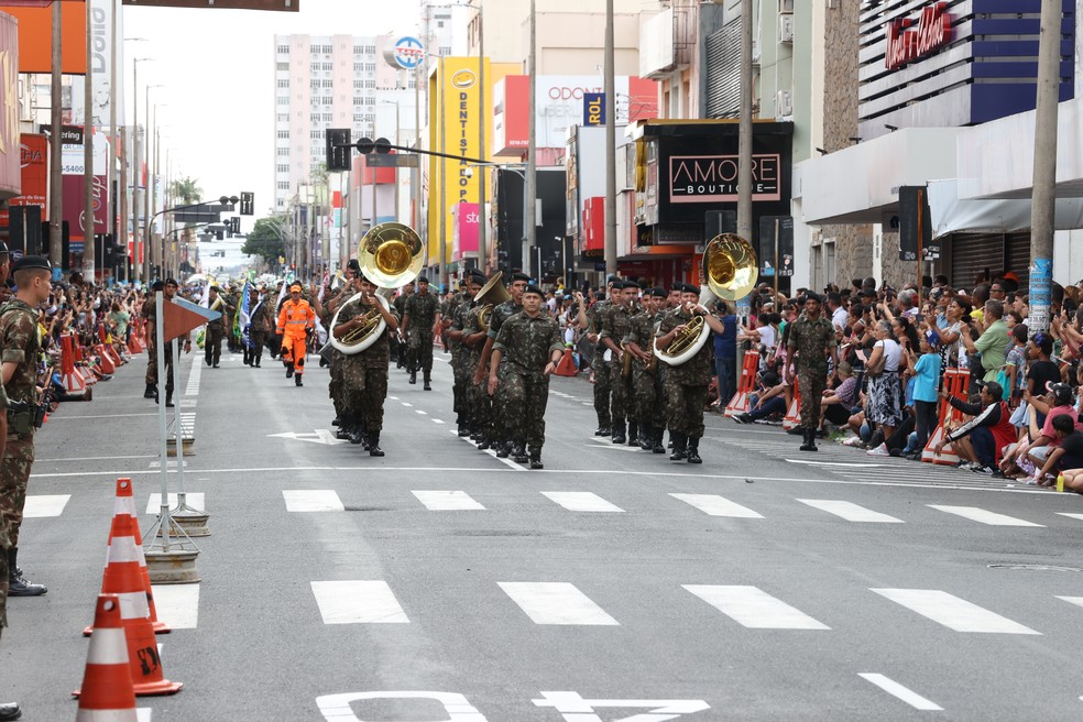 Desfile c&iacute;vico-militar do dia 7 de setembro, no Centro de Uberl&acirc;ndia &mdash; Foto: Danilo Henrique/Prefeitura de Uberl&acirc;ndia