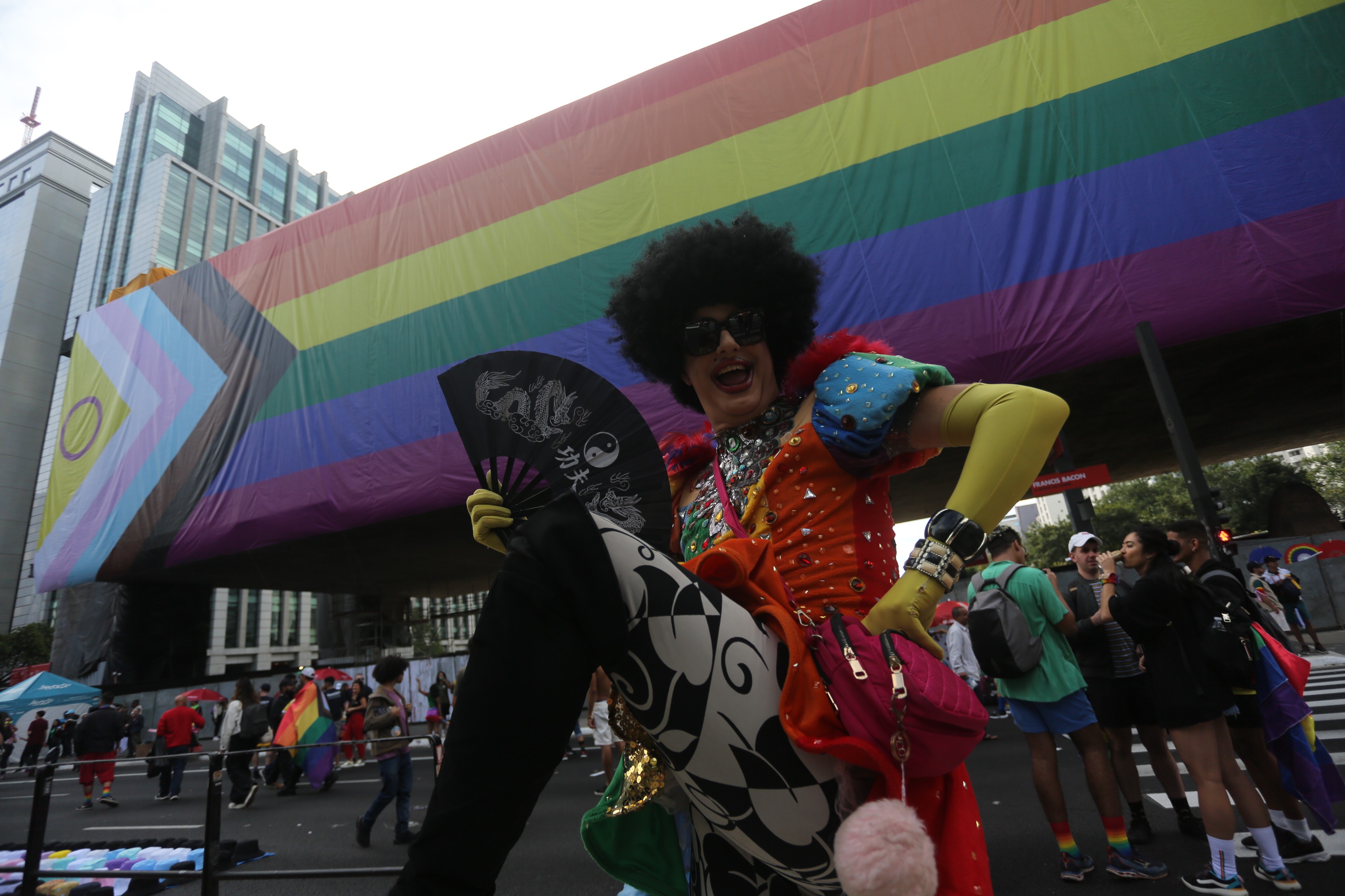 FOTOS: 28ª Parada LGBT+ em São Paulo lota a Av. Paulista neste domingo
