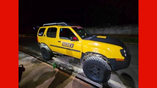 Com falso selo dos Correios no carro, homem é preso por falsificação no interior de MG