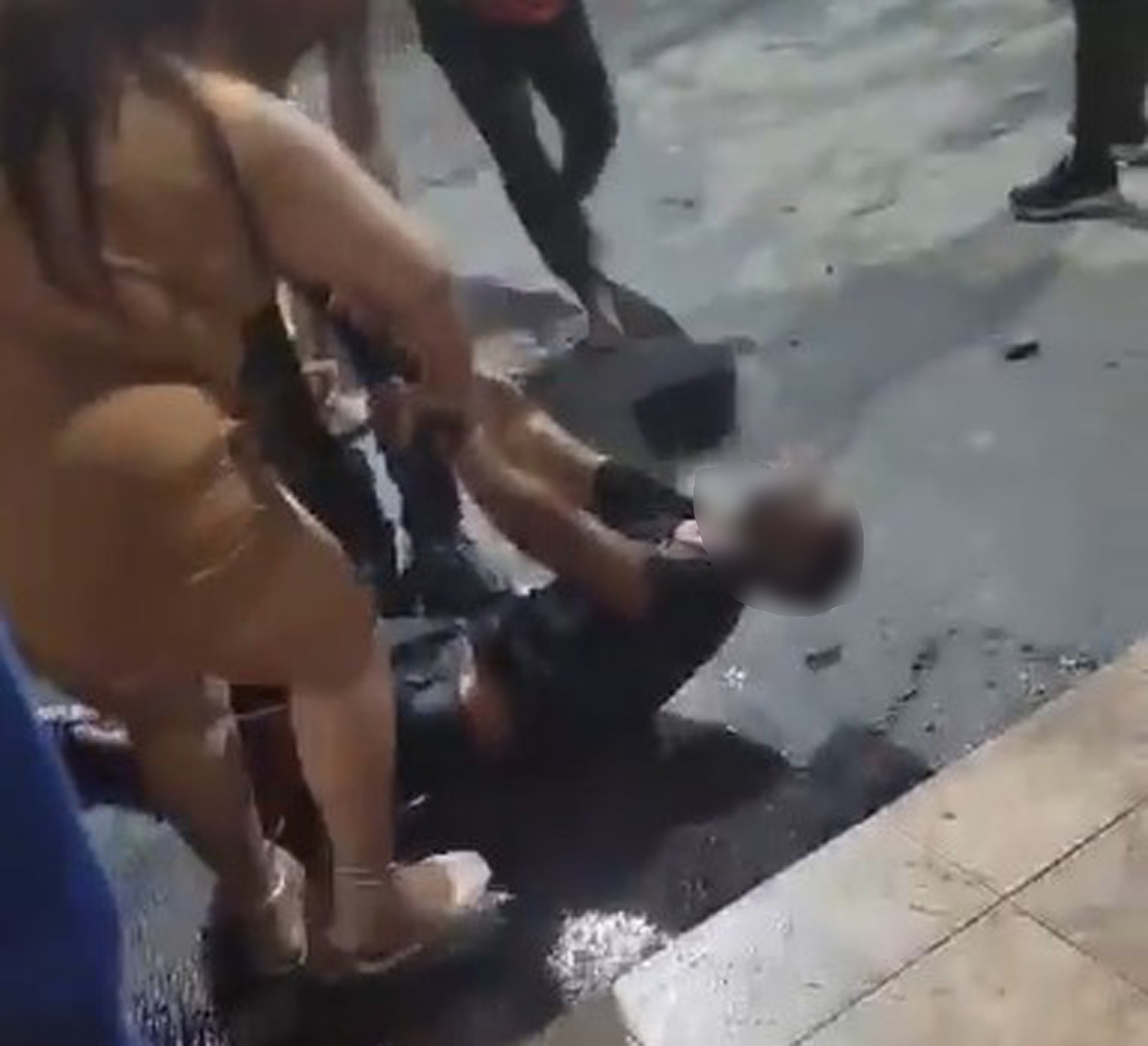 Ataque a tiros perto da quadra da Unidos da Vila Kennedy deixa 2 mortos e 4 feridos