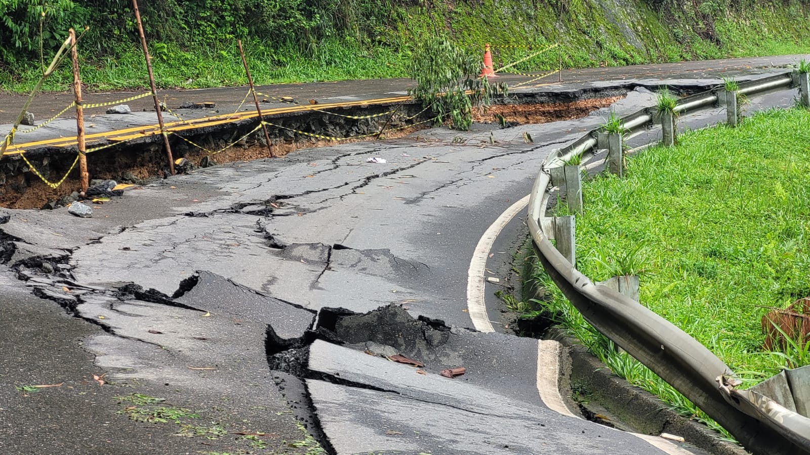 Ponte da BR 280 também é interditada