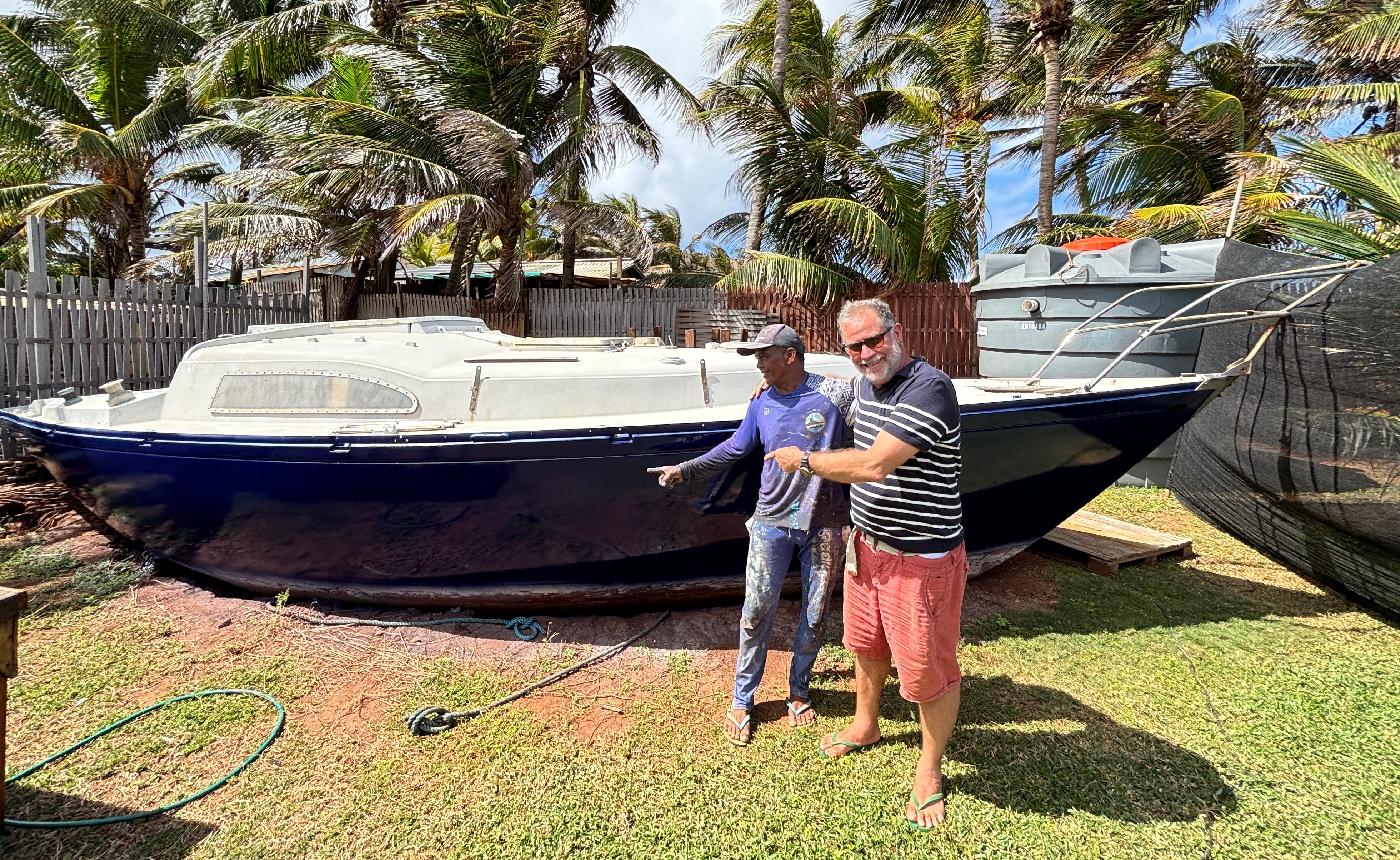 Veleiro que deu origem à Regata Recife-Fernando de Noronha é recuperado na ilha