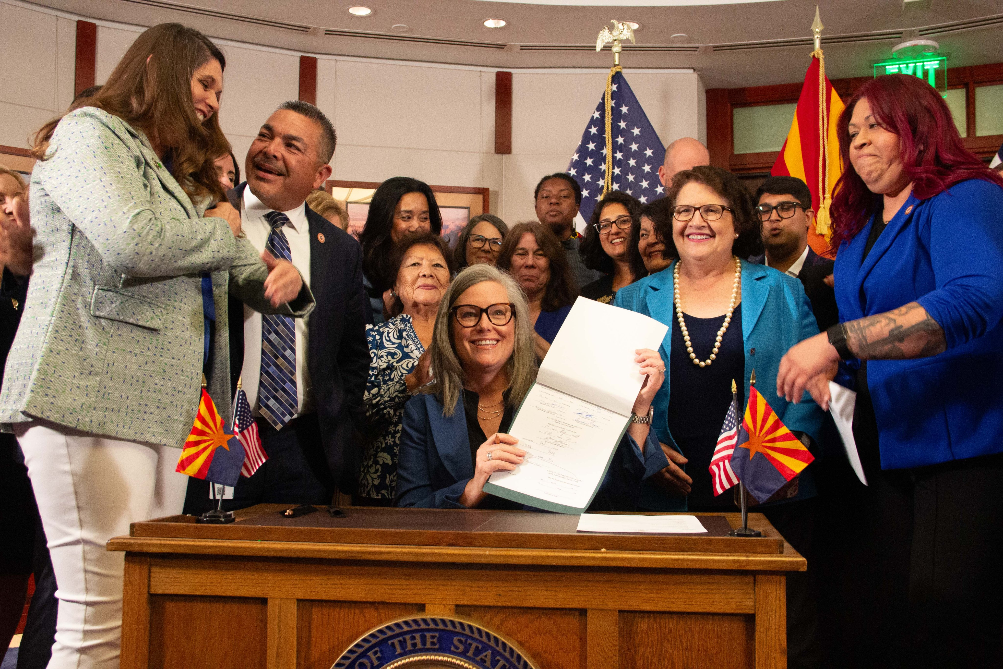 Governo do Arizona revoga lei antiaborto de 1864 que havia sido reativada pela Suprema Corte estadual