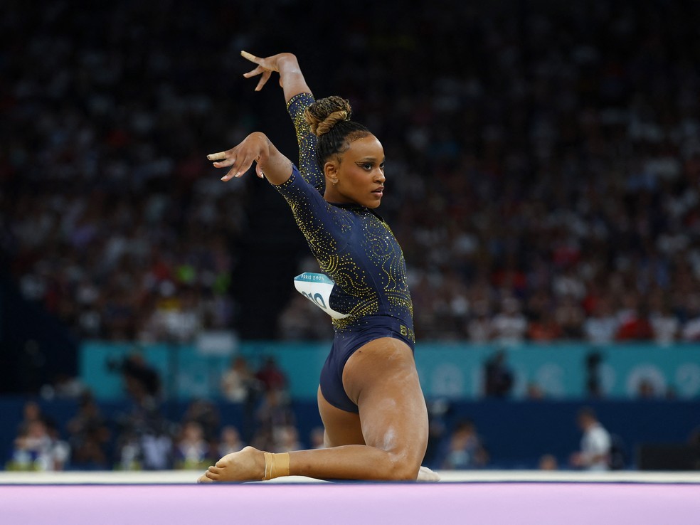 Rebeca Andrade no solo — Foto: Hannah Mckay/Reuters