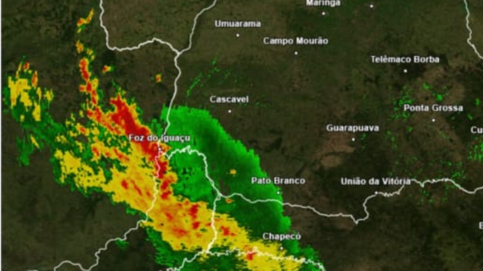 Radar do Simepar aponta área de risco de tempestade no Paraguai — Foto: Simepar
