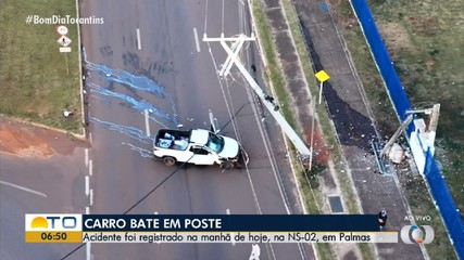 Carro derruba poste na avenida NS-02 e via é interditada