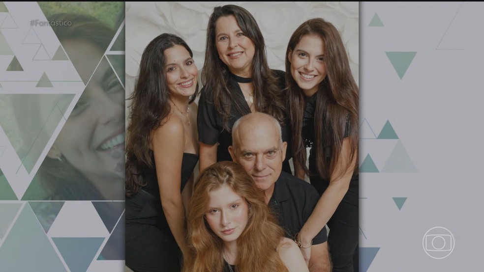 Carolina Canales com a família — Foto: Reprodução/TV Globo