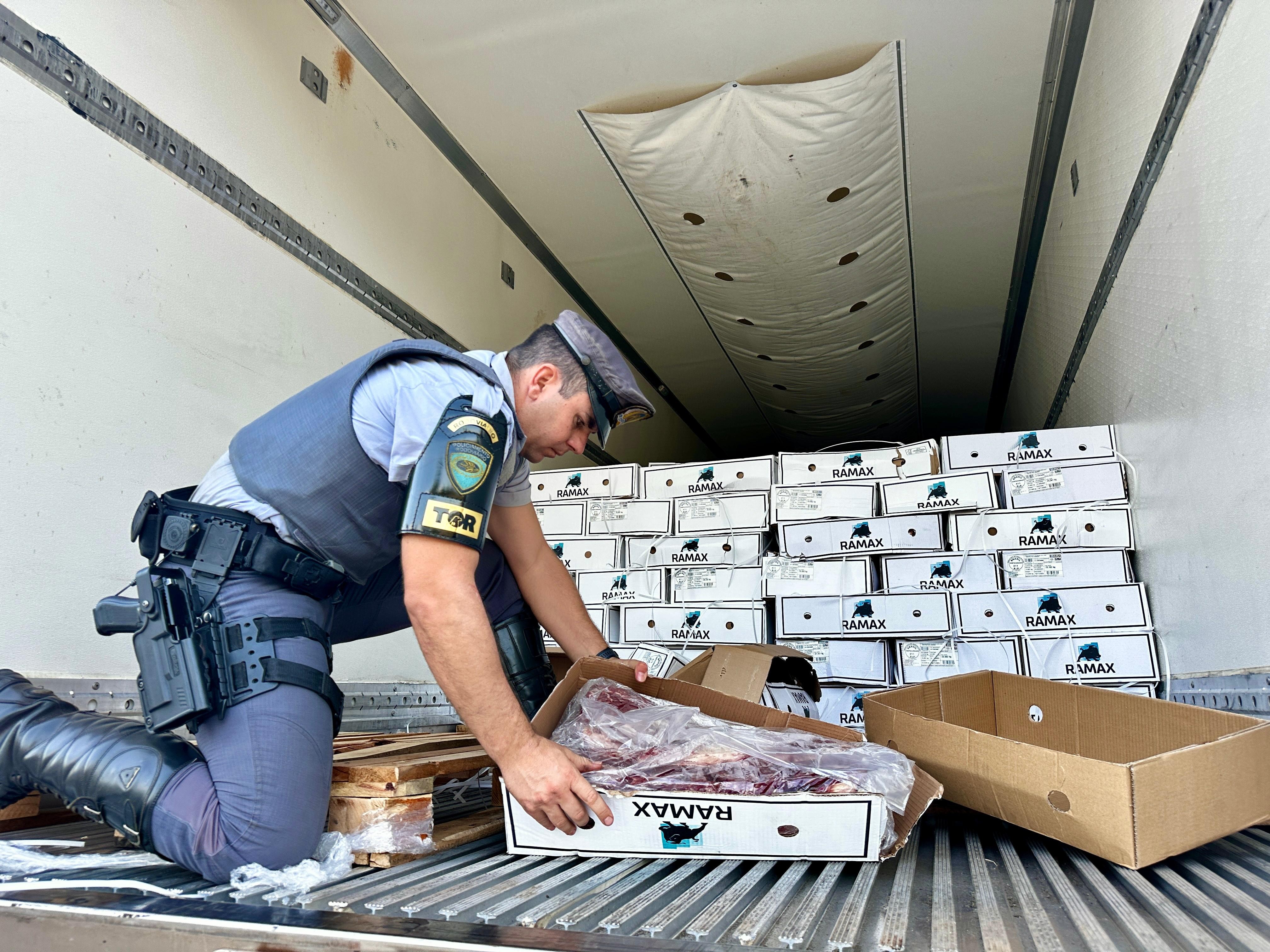 Polícia Rodoviária recupera carga de carnes nobres avaliada em R$1 milhão furtada no interior de SP 