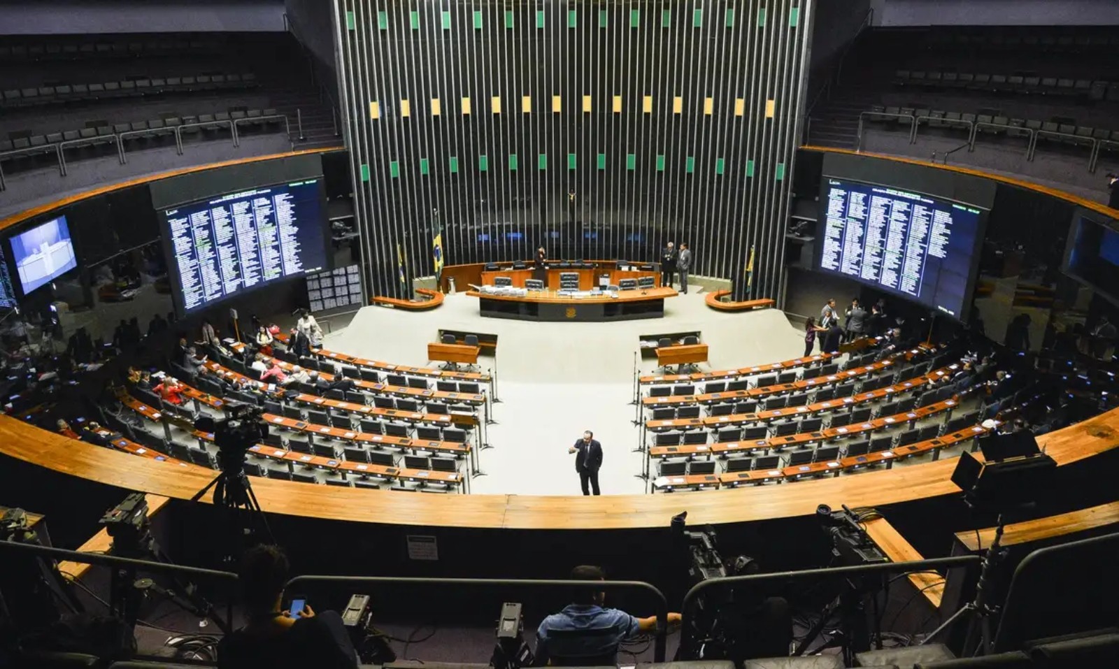 Veja os candidatos a deputado federal mais votados em cada estado até o momento