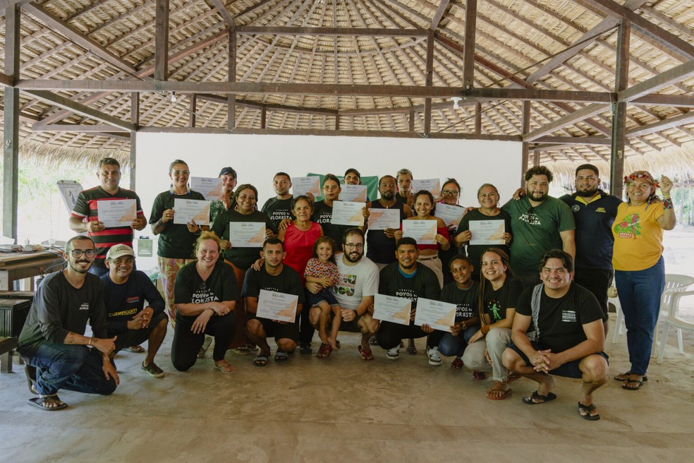 Agentes comunitários de energia formados na Resex Tapajós-Arapiuns — Foto: João Albuquerque/acervo Conexões Povos da Floresta
