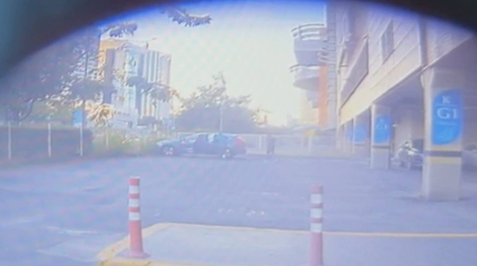 Vídeo mostra momentos antes de três mulheres serem sequestradas em estacionamento de shopping de Salvador