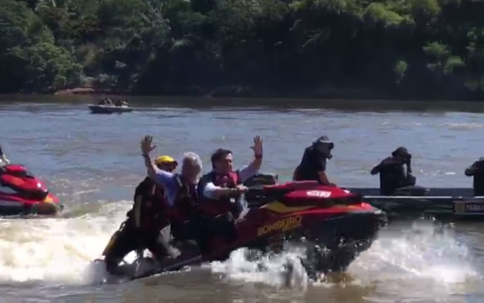 g1 on X: Caraca! Botões do Facebook ganham gírias cariocas em homenagem de  aniversário do Rio  #G1  / X