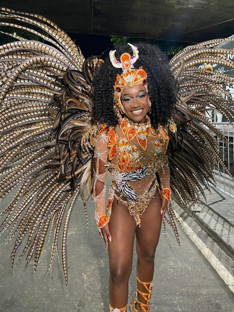 ‘É diferente’, diz rainha no 1° desfile após a saída de Neguinho da Beija-Flor