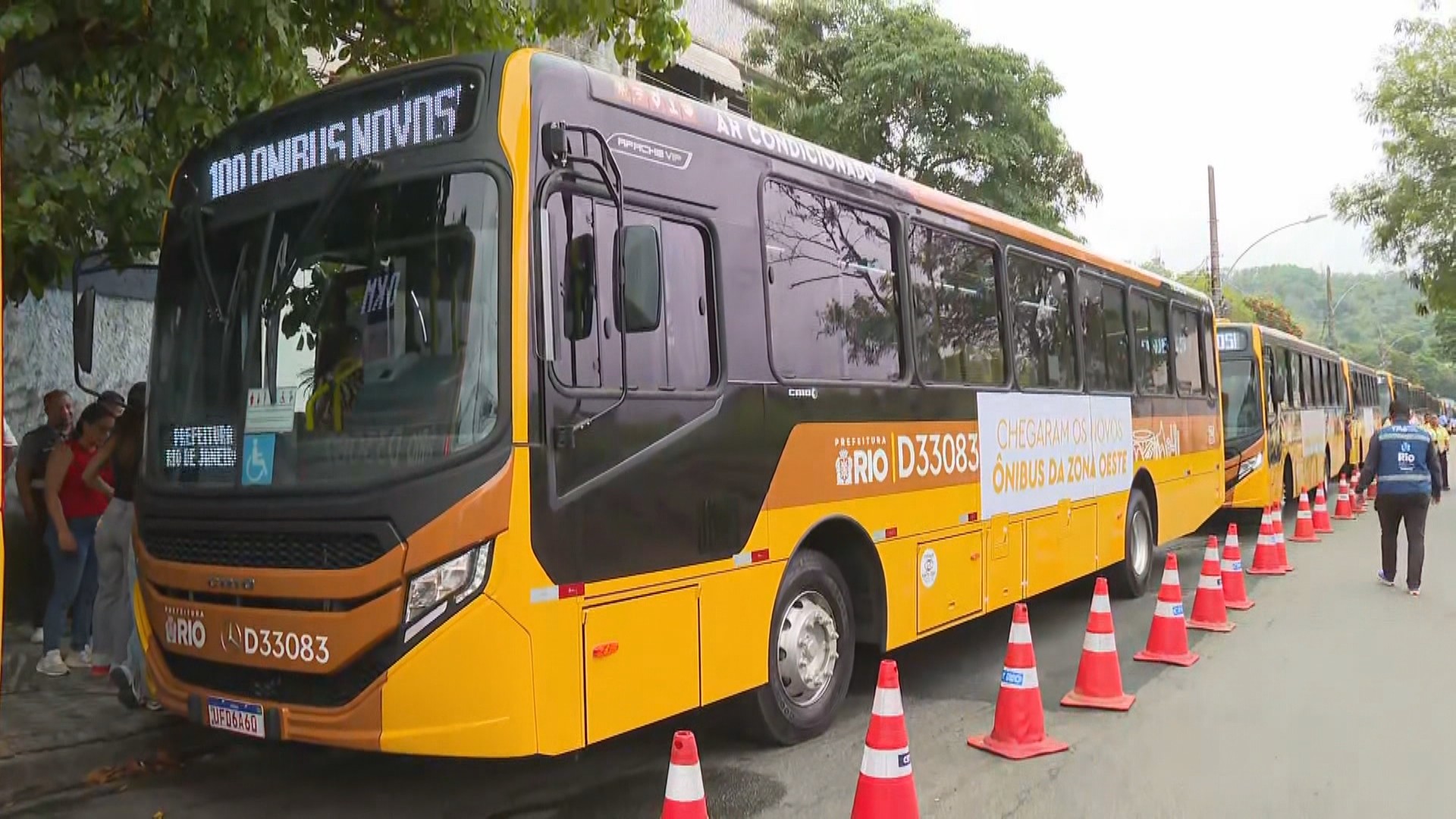 Prefeitura entrega novos ônibus para linhas da Zona Oeste do Rio