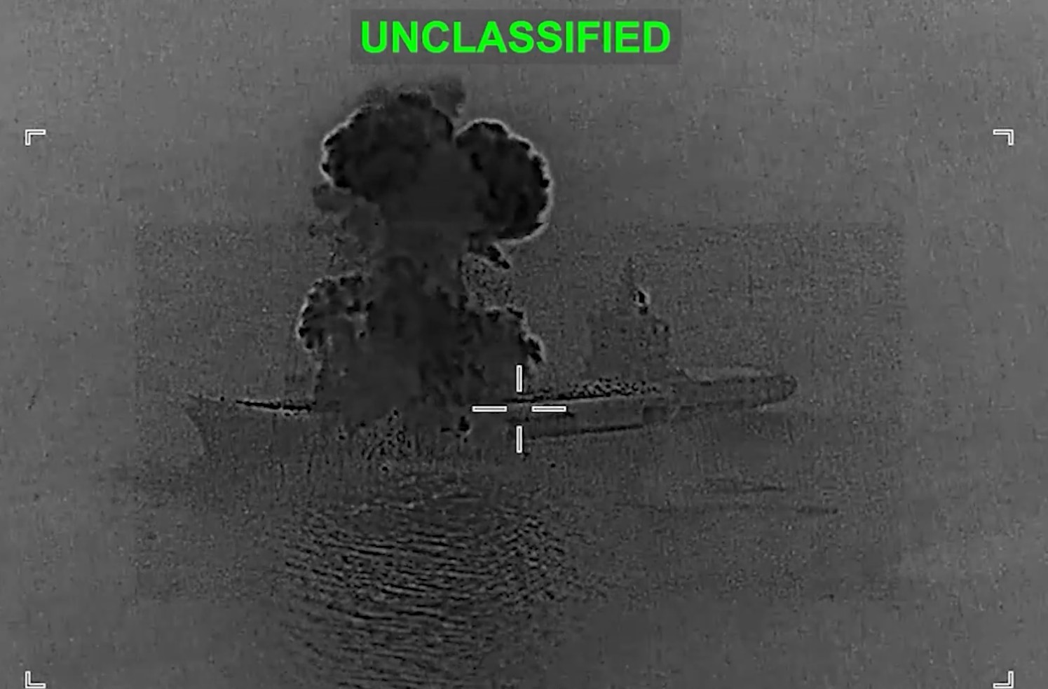 EUA divulgam vídeo de ataque contra porta-drones iraniano