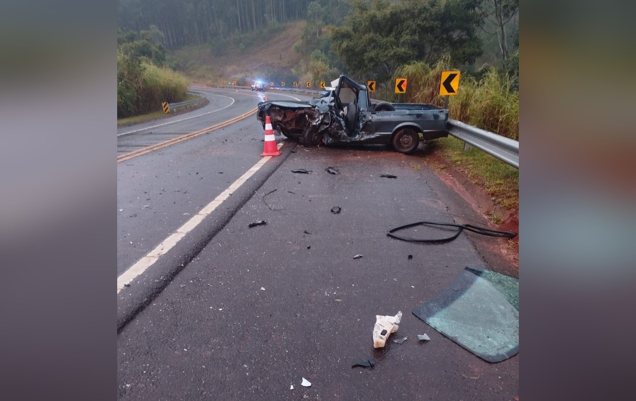 Engavetamento entre três carros é registrado em rodovia no interior de SP