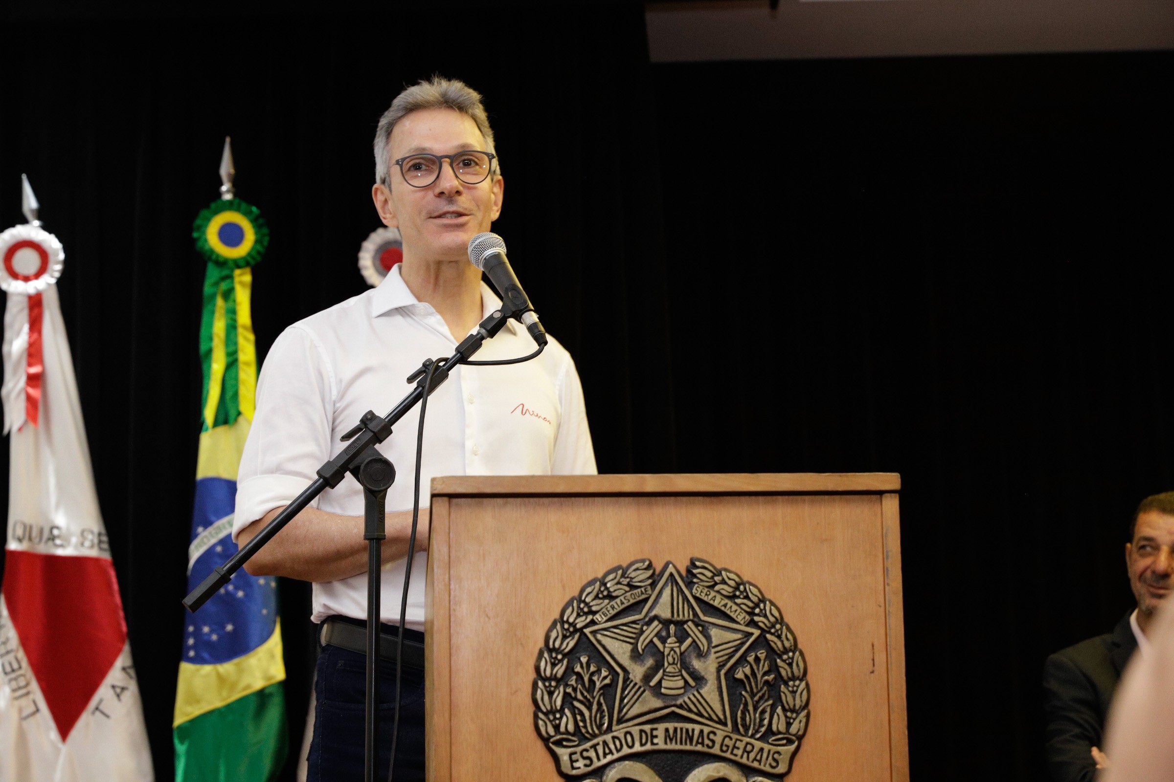 Decreto de Zema que estende segurança a ex-governadores de MG: entenda o que mudou