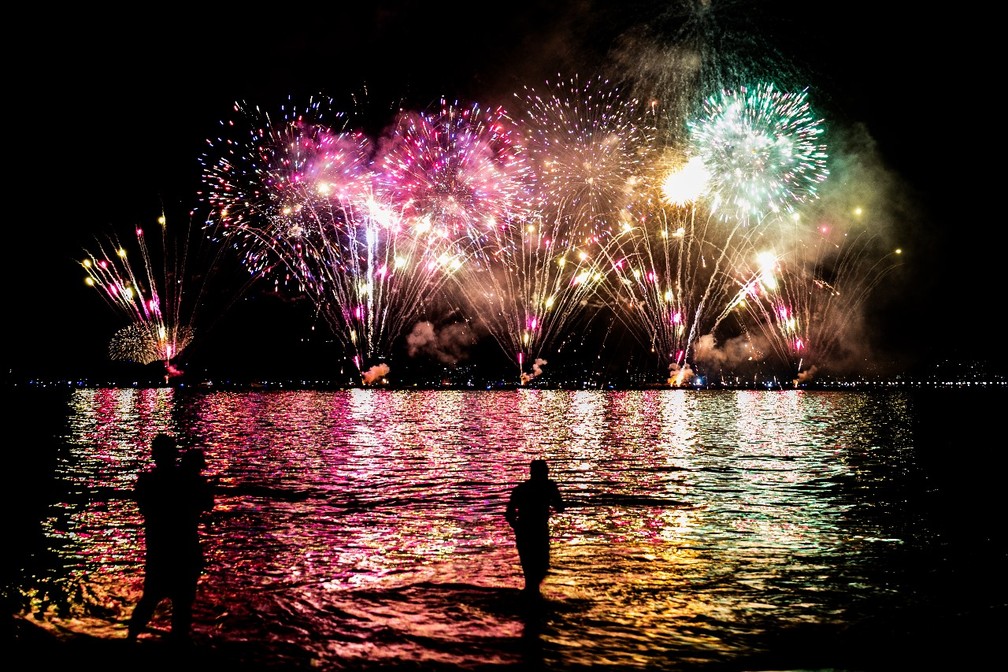 Niterói também contou com fogos — Foto: Alex Ramos/Divulgação