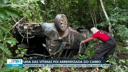 Jovem morre e duas pessoas ficam feridas após carro capotar na BR-153