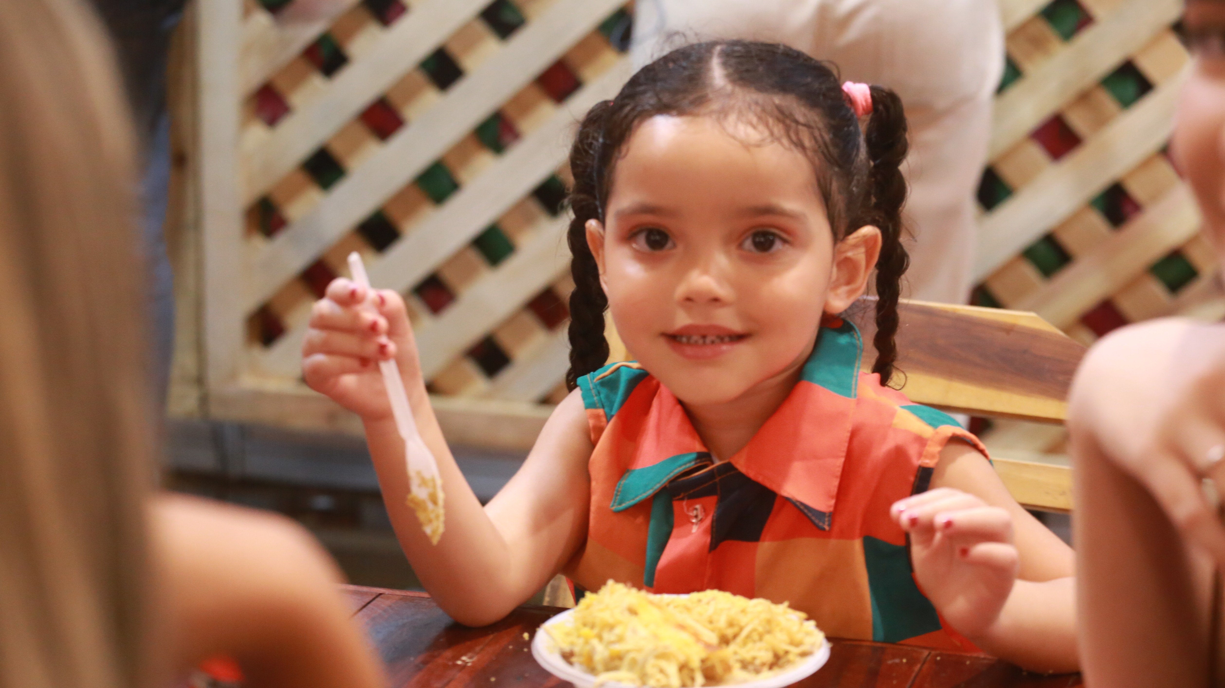 'Pratinho' entra no cardápio da merenda escolar de Fortaleza; veja o que mudou