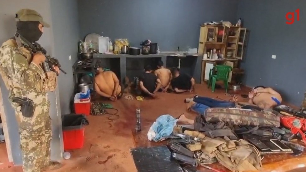 Picolotto, outros dois brasileiros e sete paraguaios foram presos nesta tera (19) — Foto: SENAD PY